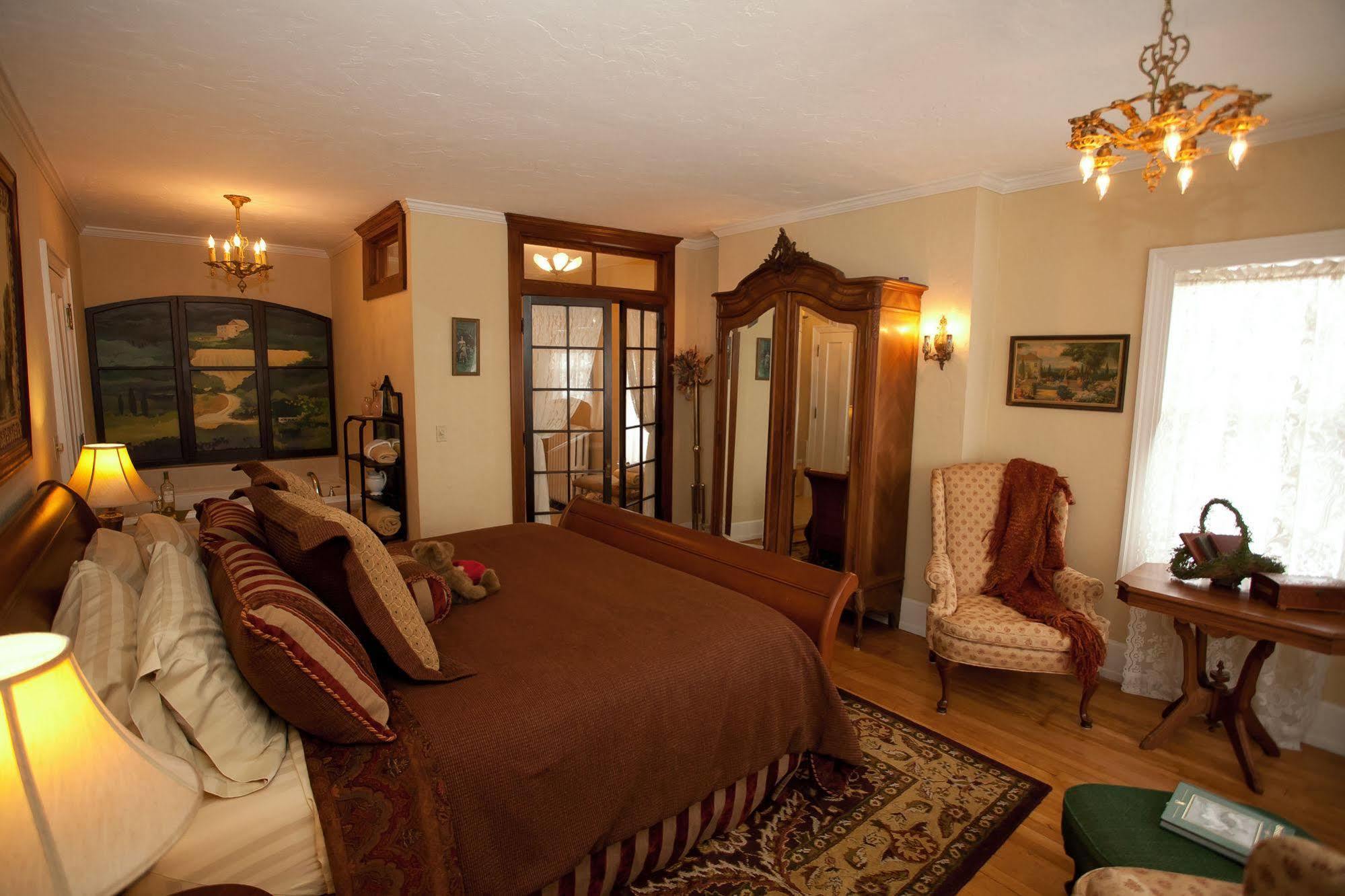 Westphal Mansion Inn Bed & Breakfast Hartford Exterior foto