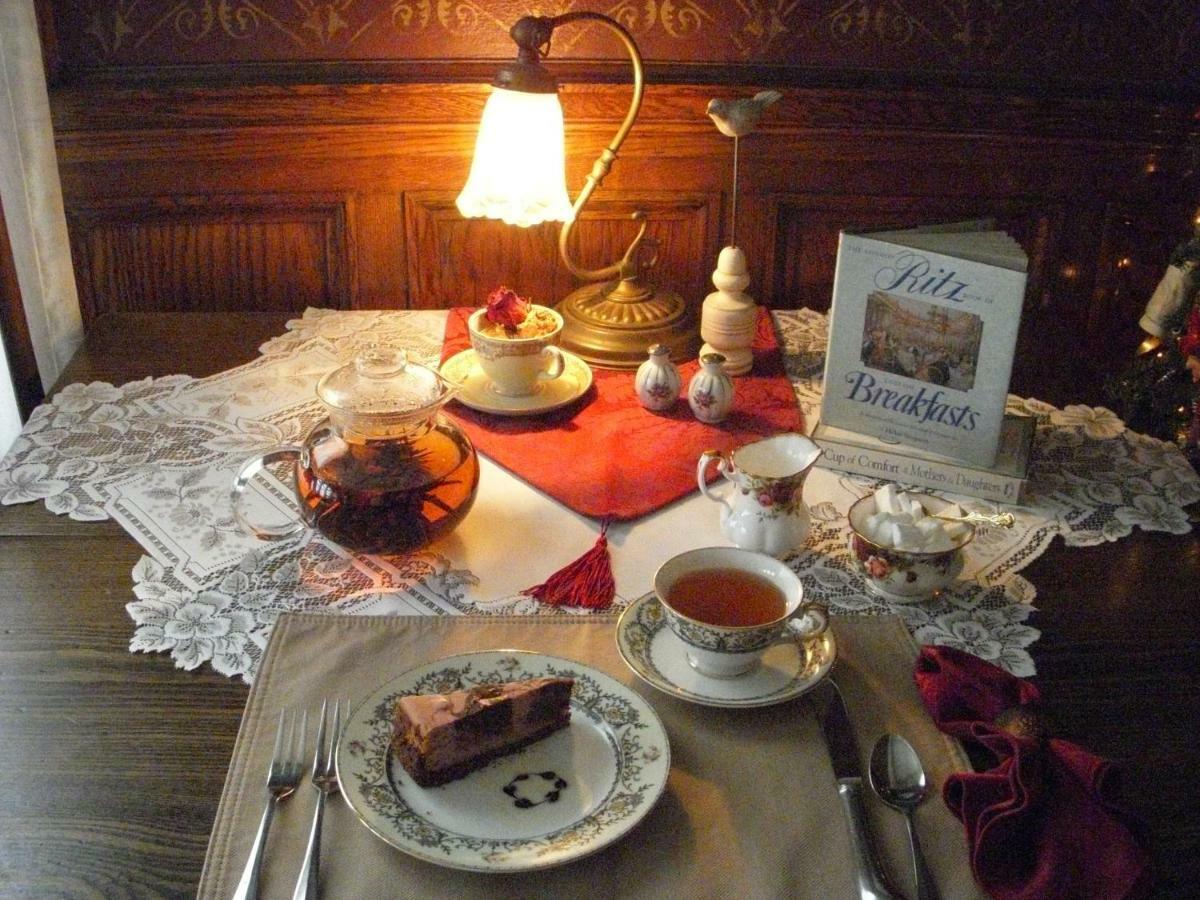 Westphal Mansion Inn Bed & Breakfast Hartford Exterior foto